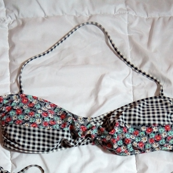 Flower Print Halter Bikini - Picture 2 of 6